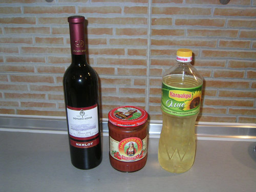 Телешко задушено вино доматено пюре олио